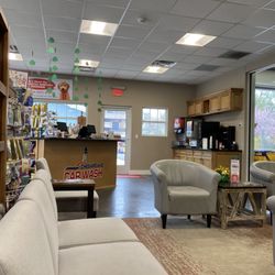 Chesapeake Car Wash - Waiting area has fountain soda, tea and coffee for just a tad over $1.