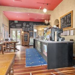 Austins Bar and Bistro