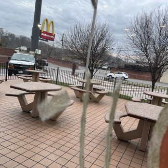 McDonald's - Old school seating (nostalgic) - Fast Food Near Me - Chilhowie, Virginia