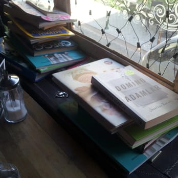 Pappa Cafe - Yemeği beklerken biraz okumaya ne dersiniz? - Cafes Near Me - Istanbul, 34 Pappa Cafe - Yemeği beklerken biraz okumaya ne dersiniz? - Cafes Near Me - Istanbul, 34