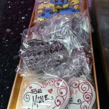 Cakes by Carlos - Bakeries Near Me - Lombard, Illinois