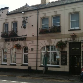The Halfway - Pubs Near Me - Cardiff, CRF