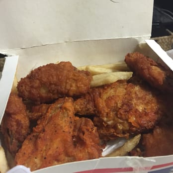 Daro's Pizza & Chicken - Fried chicken and fries - Pizza Near Me - Woodside, New York Daro's Pizza & Chicken - Fried chicken and fries - Pizza Near Me - Woodside, New York