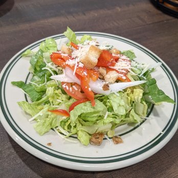 Reindeer Grill - Salad greens - American Near Me - Mansfield, Ohio