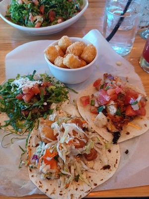 Taqueria Tsunami by null