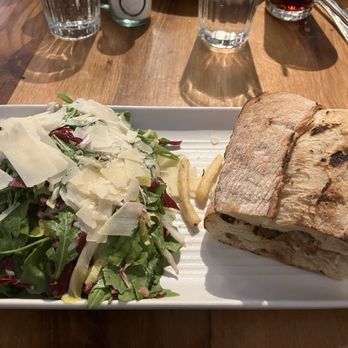 Posto Italian - Chicken Sandwich & Tricolore Salad  ( Lunch 1/2 & 1/2 ) - Italian Near Me - Longmeadow, Massachusetts