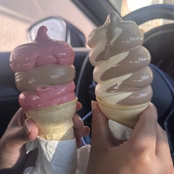 Meadowlark Dairy - strawberry and chocolate, and vanilla chocolate swirl - Ice Cream & Frozen Yogurt Near Me - Pleasanton, California Meadowlark Dairy - strawberry and chocolate, and vanilla chocolate swirl - Ice Cream & Frozen Yogurt Near Me - Pleasanton, California