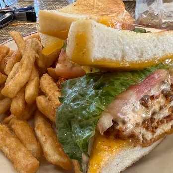 Buttermilk's Farmhouse - Buttermilk Chicken Sandwich - Breakfast & Brunch Near Me - Patchogue, New York