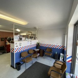 Kings Hairstyling Barber Shop - Waiting area