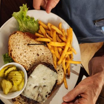 Great Outdoors Restaurant - Burger on wheat - American Near Me - High Springs, Florida Great Outdoors Restaurant - Burger on wheat - American Near Me - High Springs, Florida