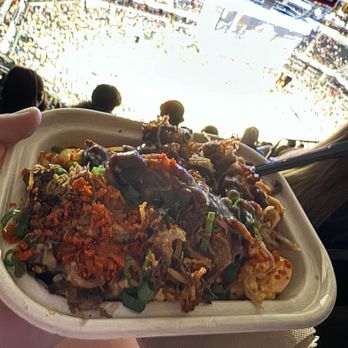Gainbridge Fieldhouse - Pulled pork Mac and cheese - Stadiums & Arenas Near Me - Indianapolis, Indiana