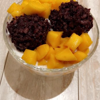 Mango Mango Dessert - The black rice was not good but great mangoes. - Desserts Near Me - New York, New York Mango Mango Dessert - The black rice was not good but great mangoes. - Desserts Near Me - New York, New York