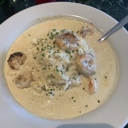Shrimp and Grits!!!! Was wonderful and will eat here again. Highly recommend.