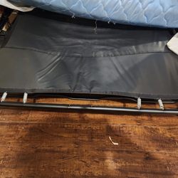 Redondo Pier Inn - Broken sofa bed, no carpet
