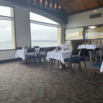 Tom Ham's Lighthouse - Dining area with view - Breakfast & Brunch Near Me - San Diego, California Tom Ham's Lighthouse - Dining area with view - Breakfast & Brunch Near Me - San Diego, California