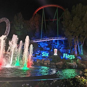Six Flags Magic Mountain - Amusement Parks Near Me - Valencia, California