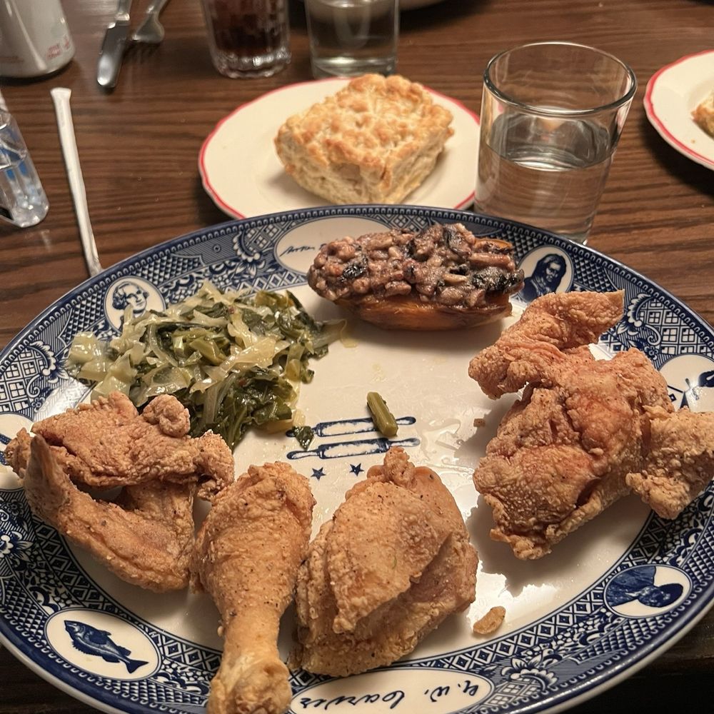 MoCo's Founding Farmers - Fried Chicken & Biscuit - New American Near Me - Potomac, Maryland MoCo's Founding Farmers - Fried Chicken & Biscuit - New American Near Me - Potomac, Maryland