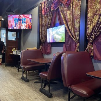 Lizzies Dining Car & Caboose Bar - Diners Near Me - Marengo, Iowa Lizzies Dining Car & Caboose Bar - Diners Near Me - Marengo, Iowa