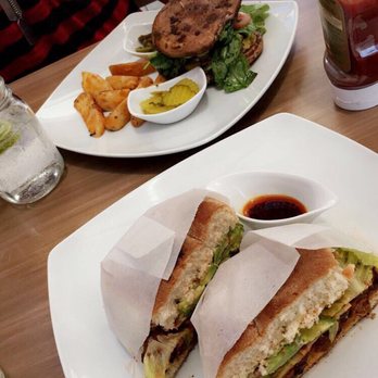 Mako - El Vegano burger and Torta al Pastor - Vegetarian Near Me - Cabo San Lucas, BCS Mako - El Vegano burger and Torta al Pastor - Vegetarian Near Me - Cabo San Lucas, BCS