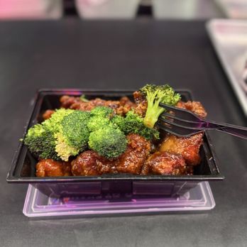 The Rice Box - General TSO chicken - Chinese Near Me - Houston, Texas The Rice Box - General TSO chicken - Chinese Near Me - Houston, Texas