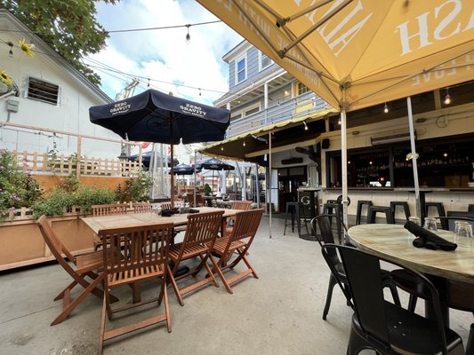 Governor Bradford Restaurant by null
