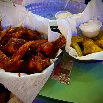 Press Box Sports - Wings Wings Wings - Sports Bars Near Me - Tampa, Florida Press Box Sports - Wings Wings Wings - Sports Bars Near Me - Tampa, Florida