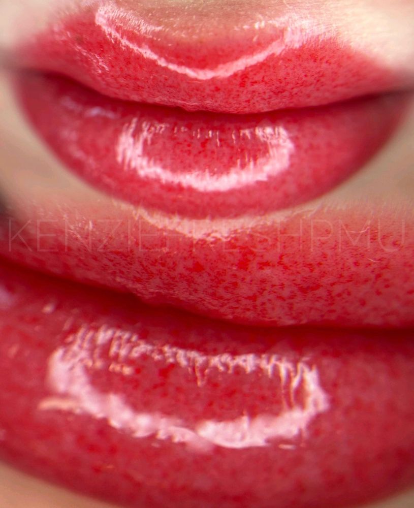 Fresh Cosmetic Studio Logo