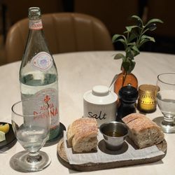 Vergina - Bread service