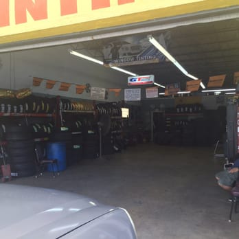 Umelito Tire - The inside - Auto Glass Services Near Me - Hialeah, Florida