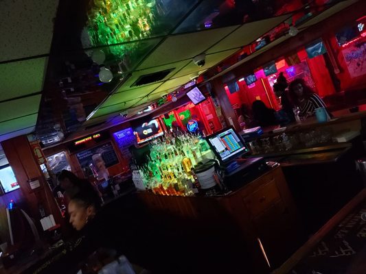 Round Table Sportsbar & Lounge by null