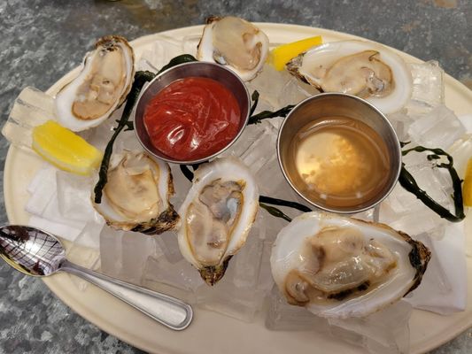 Underwood Bar and Bistro by null