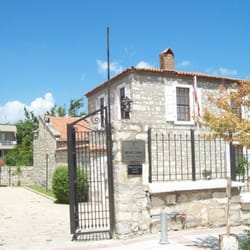 Necati Cumalı Anı ve Kültür Evi