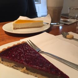 Caros Konditorei und Café - New York Cheescake und HimbeerSchokoTarte