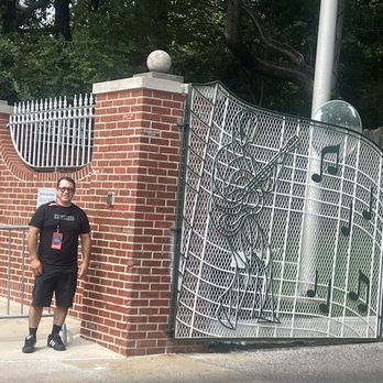 Graceland Mansion - Infront of the iconic gates! - Museums Near Me - Memphis, Tennessee