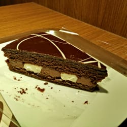 McDonald's - Double Chocolate Cake im McCafe