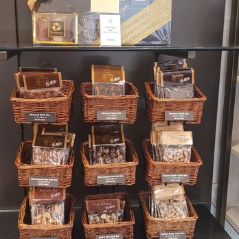 Diamond Head Chocolate - Chocolatiers & Shops Near Me - Waipahu, Hawaii