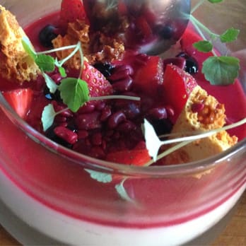 Cleaver East - Panna cotta, strawberries, honeycomb. What's not to like? - Modern European Near Me - Dublin, D