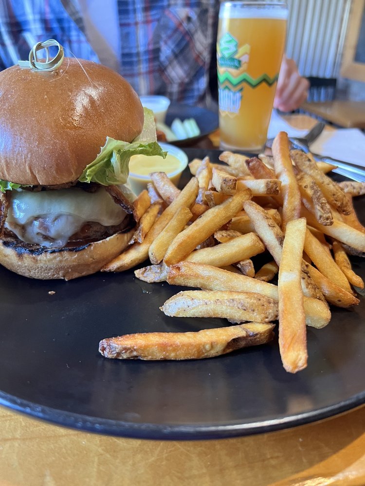 Tap House At Catamount Glass