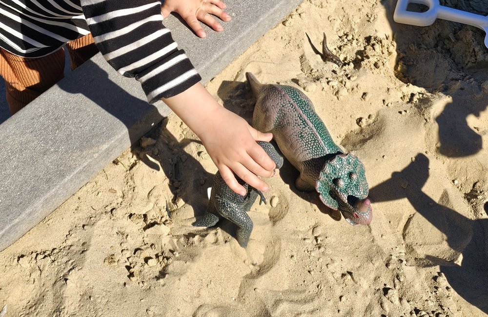 Robbin's Nest Preschool & Kindergarten - childcare center in La Crescenta, CA