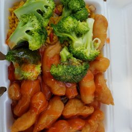 This is the sweet and sour chicken and I added the sweet and sour sauce on top with steamed broccoli and pork fried rice. Fresh and tasty! This is the sweet and sour chicken and I added the sweet and sour sauce on top with steamed broccoli and pork fried rice. Fresh and tasty!