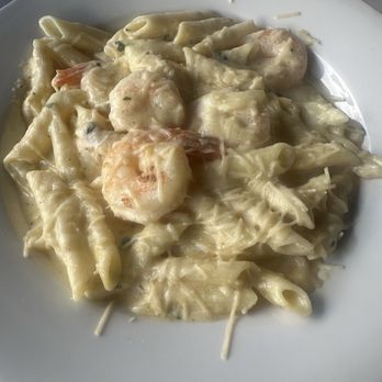 Costa Mia - Shrimp Alfredo. Waaaaay over priced.  I couldn't believe this was almost $30!!! - Seafood Near Me - Fajardo, Puerto Rico