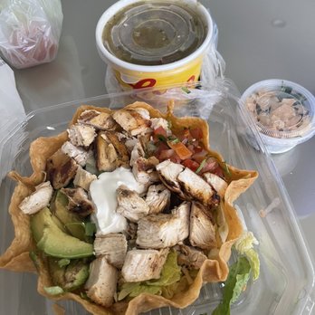El Pollo Loco - Double Chicken Tostada Bowl Tortilla Chicken Soup - Mexican Near Me - Newport Beach, California El Pollo Loco - Double Chicken Tostada Bowl Tortilla Chicken Soup - Mexican Near Me - Newport Beach, California