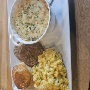 Hippin Hops Brewpub & Oyster Bar - The Whole Vibe Platter - Seafood Near Me - Atlanta, Georgia