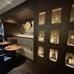 Kahill's Chophouse - The vibe in the lounge-so sleek