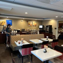 Comfort Inn & Suites Brattleboro I-91