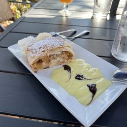 Restaurant Edelweiss - Apple Strudel