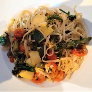 Trattoria Amici - Linguini with zucchini and roasted tomatoes in garlic sauce. Out of this world. - Italian Near Me - Glendale, California Trattoria Amici - Linguini with zucchini and roasted tomatoes in garlic sauce. Out of this world. - Italian Near Me - Glendale, California