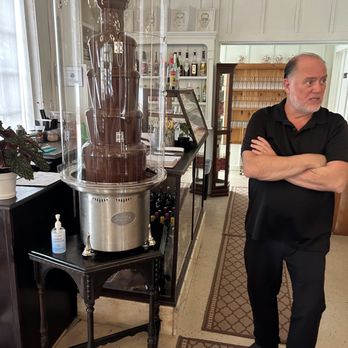 The Mount Dora Bistro - Incredible chocolate fountain with proud owner! - French Near Me - Mount Dora, Florida The Mount Dora Bistro - Incredible chocolate fountain with proud owner! - French Near Me - Mount Dora, Florida