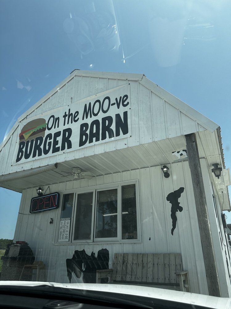 ON THE MOOVE BURGER BARN Updated September 2024 10 Reviews 4090