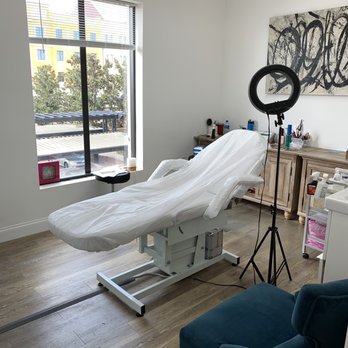BROWS & CO - Eyebrow Services Near Me - Orlando, Florida BROWS & CO - Eyebrow Services Near Me - Orlando, Florida